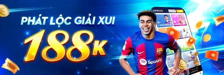 Hình ảnh người chơi đang tận hưởng Slot Game trên điện thoại di động thông qua ứng dụng 789p code